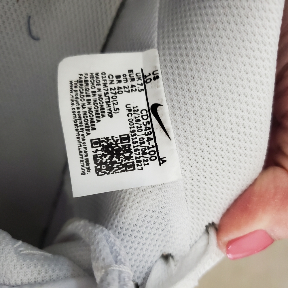 Nike Sneaker - Picture 6 of 6